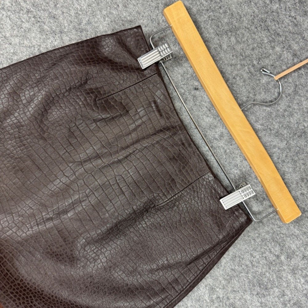 Express World Brand Brown Leather Croc Embossed Mini Skirt 1/2 Vintage 90s Y2K